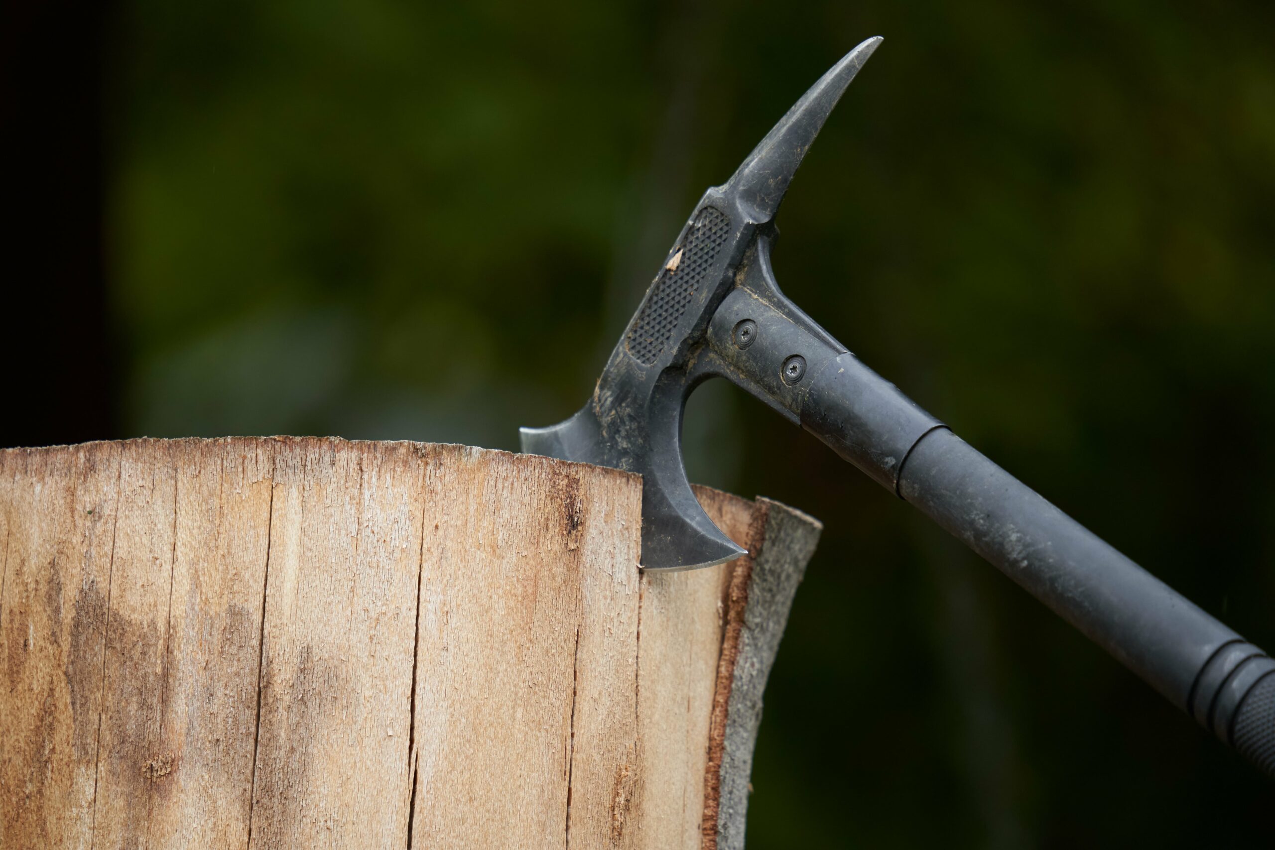 You are currently viewing Bring the Axe-Citement to Your Next Event with The Flip’n Axe’s Mobile Axe Throwing Service!